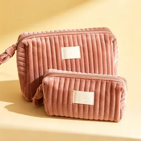 Gesteppte Samt Kosmetiktasche mit Organizer