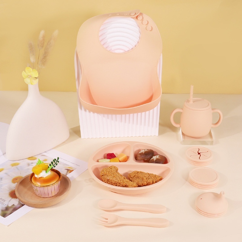 Kindergeschirr-Set aus Holz und Silikon 4