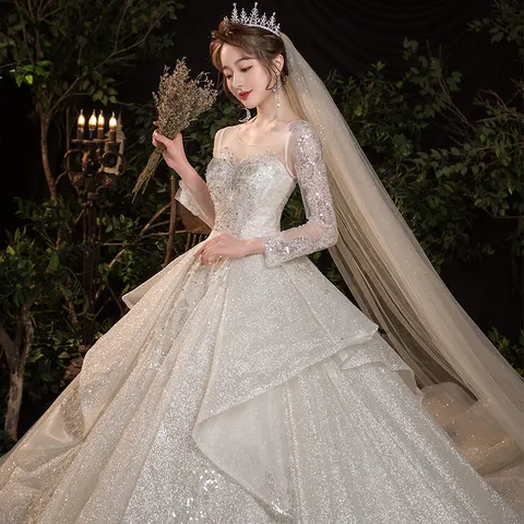 Langarm-Brautkleid