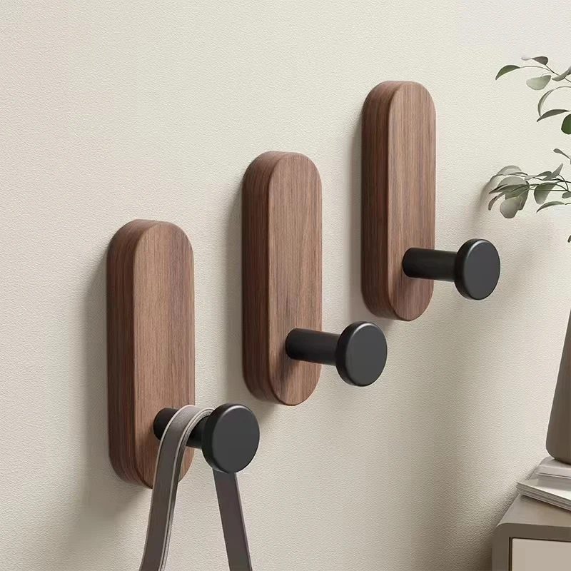 Selbstklebende Wandhaken aus Walnussholz 4