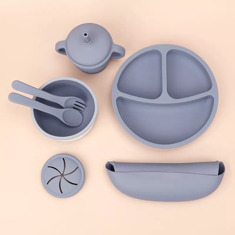 Silikon-Babygeschirr-Set mit Saugnapf und Lätzchen 2