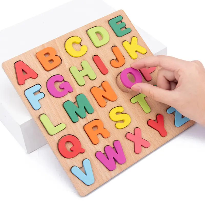 Montessori Holzpuzzle mit Zahlen und Buchstaben 3