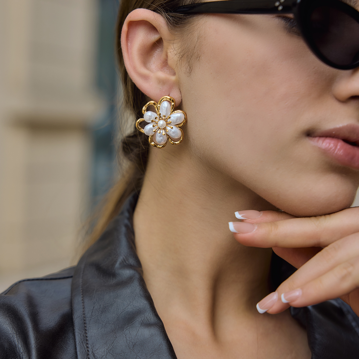 Elegante Blüten-Ohrringe mit 18K Gold 3