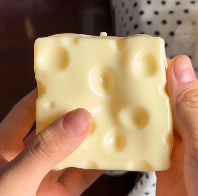Riesiges Käse-Squishy-Stressspielzeug 2