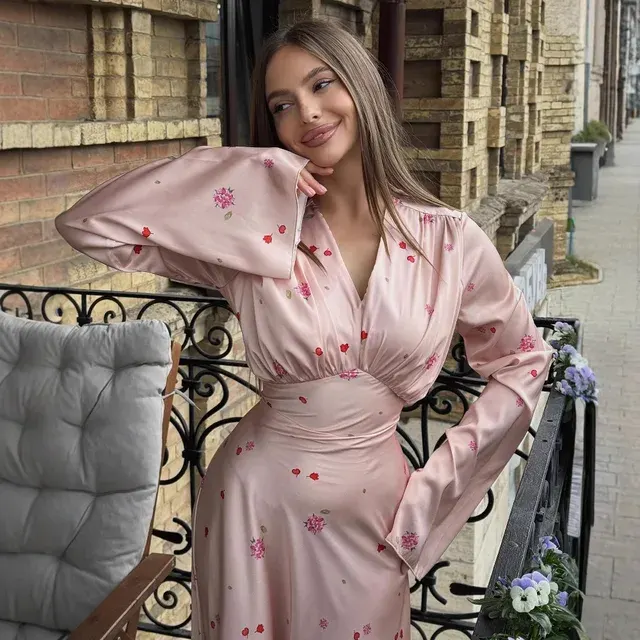 Satin-Maxikleid 3