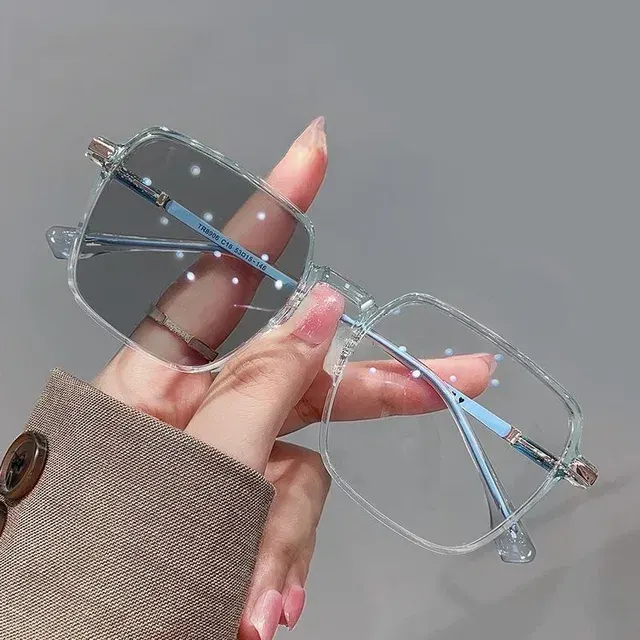 Photochrome Metallbrille mit Strahlenschutz 3