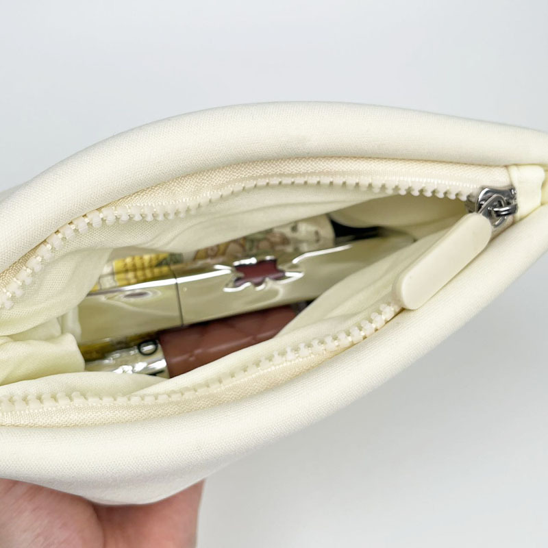 Wasserdichte gesteppte Kosmetiktasche mit Reißverschluss 4