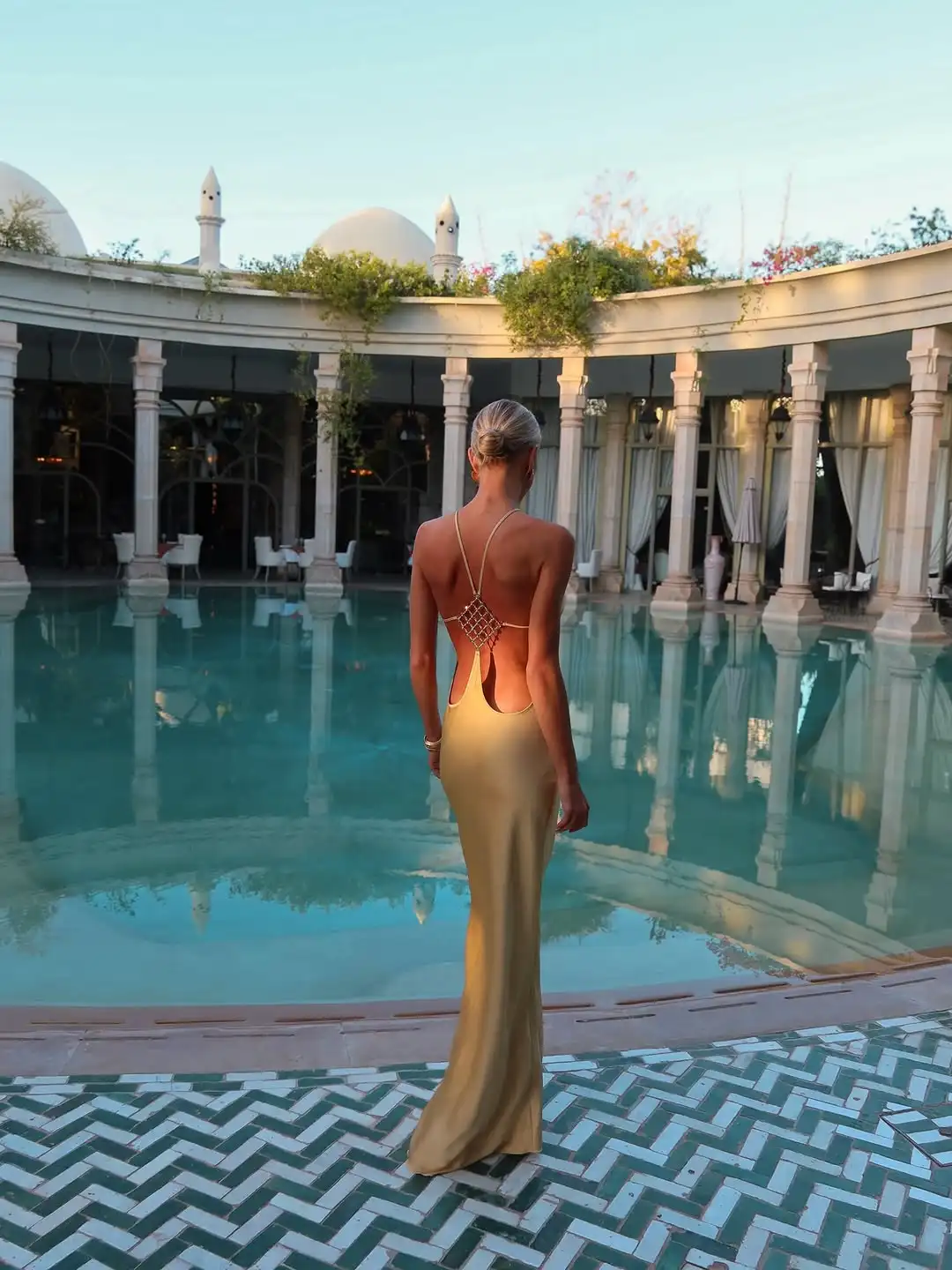 Strass-Abendkleid 3
