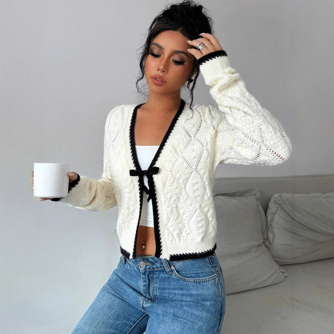 Strickjacke mit Schleife