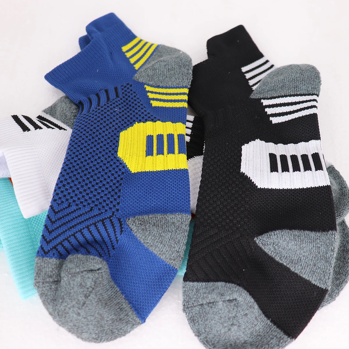 Rutschfeste Frottee-Sportsocken, 3 oder 9 Paar 2