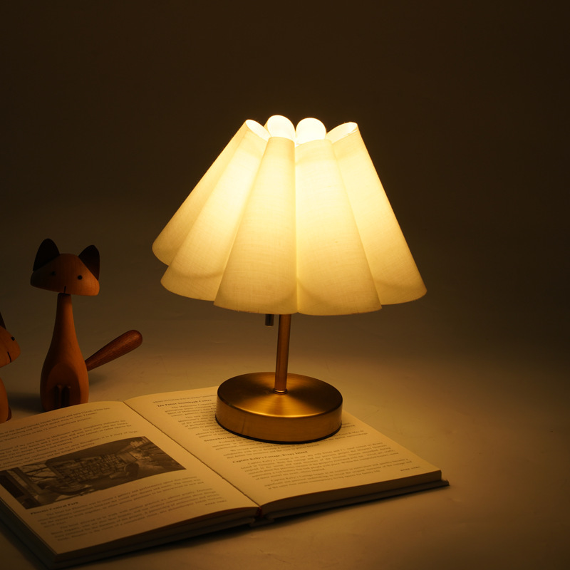 Dimmbare Akku-Tischlampe mit 3 Lichtfarben 4