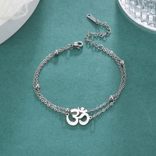 Om-Chakra-Charm-Armband 4