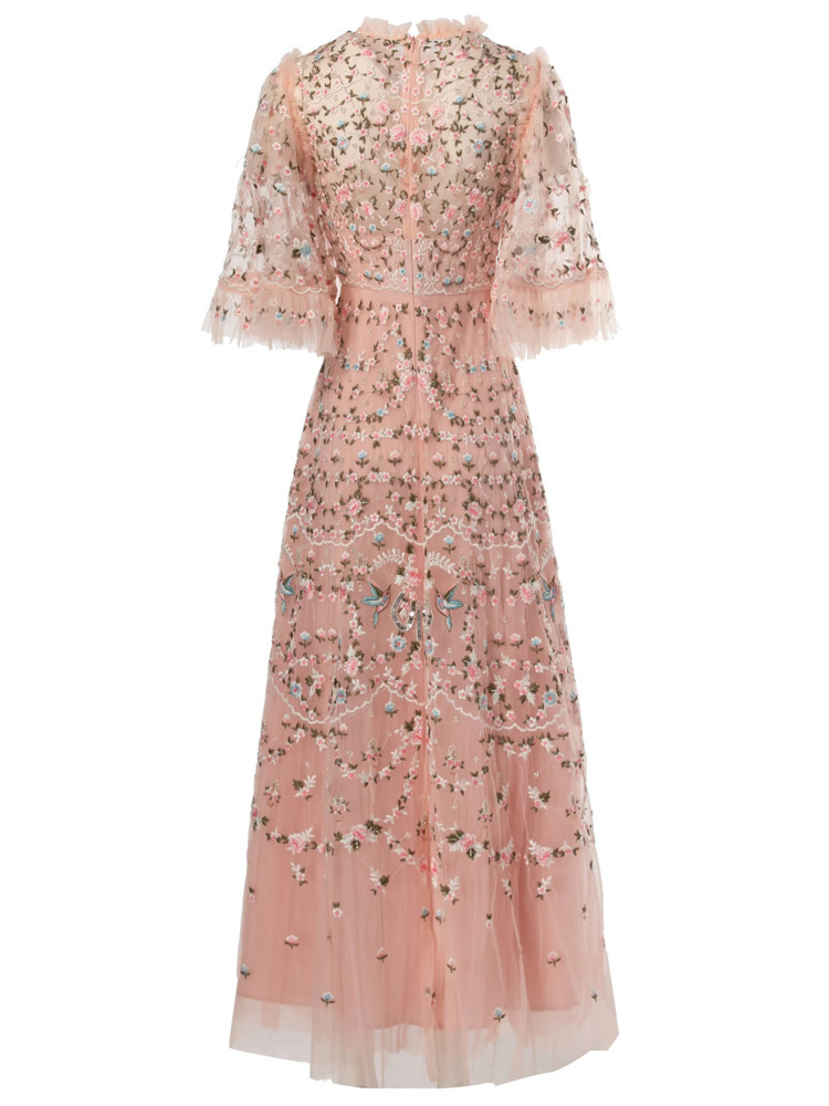 Festliches Damen-Abendkleid mit Stickerei und Ärmeln 2
