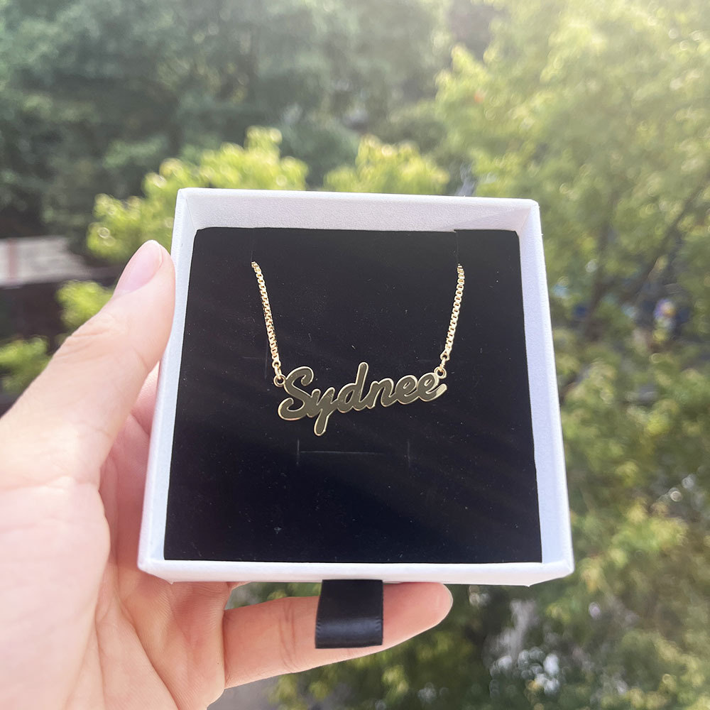 Edelstahl-Halskette mit Namensgravur für Damen 4