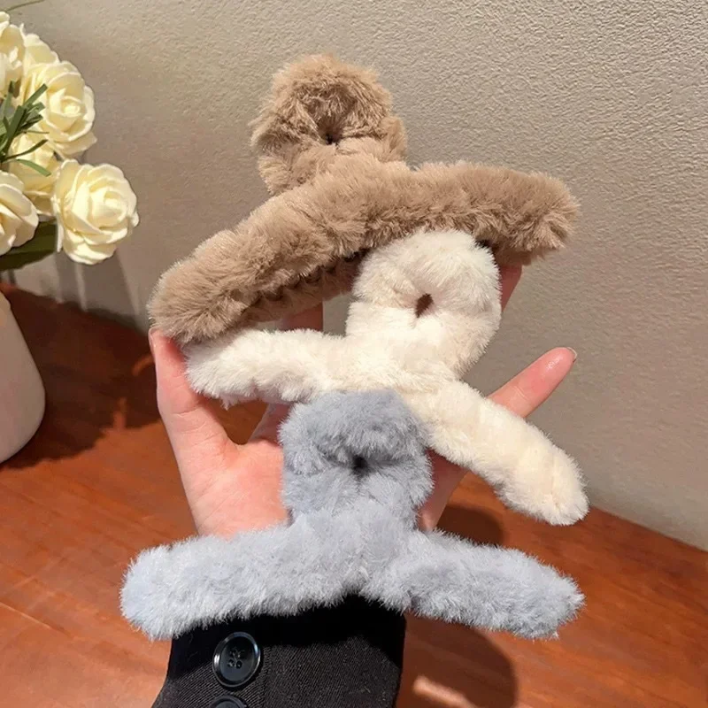 Flauschige Kunstpelz-Haarklammer mit Krabbenform 4