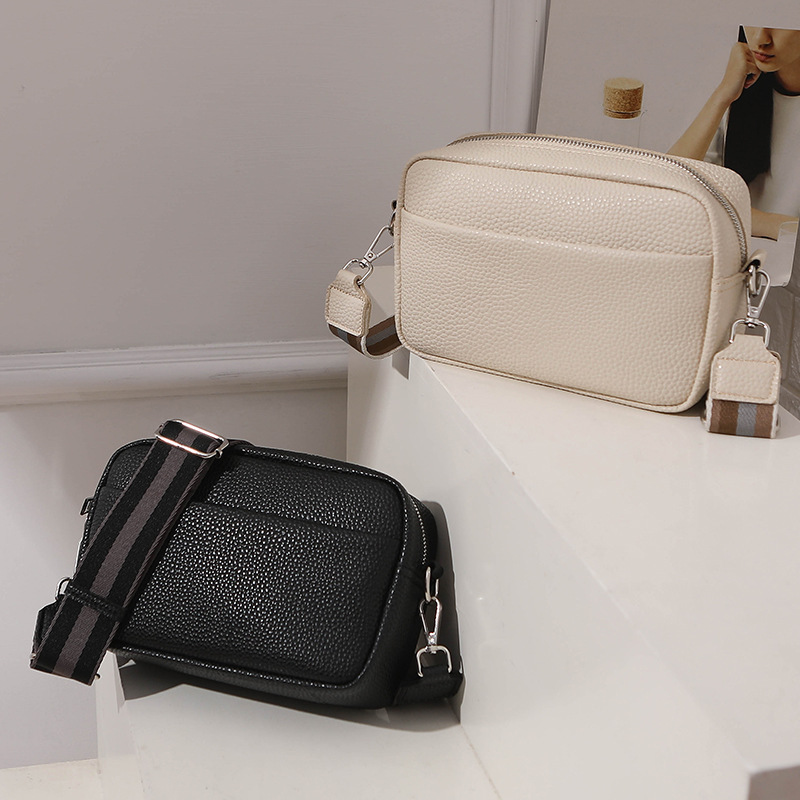 Quadratische Damen-Clutch aus PU-Leder 2