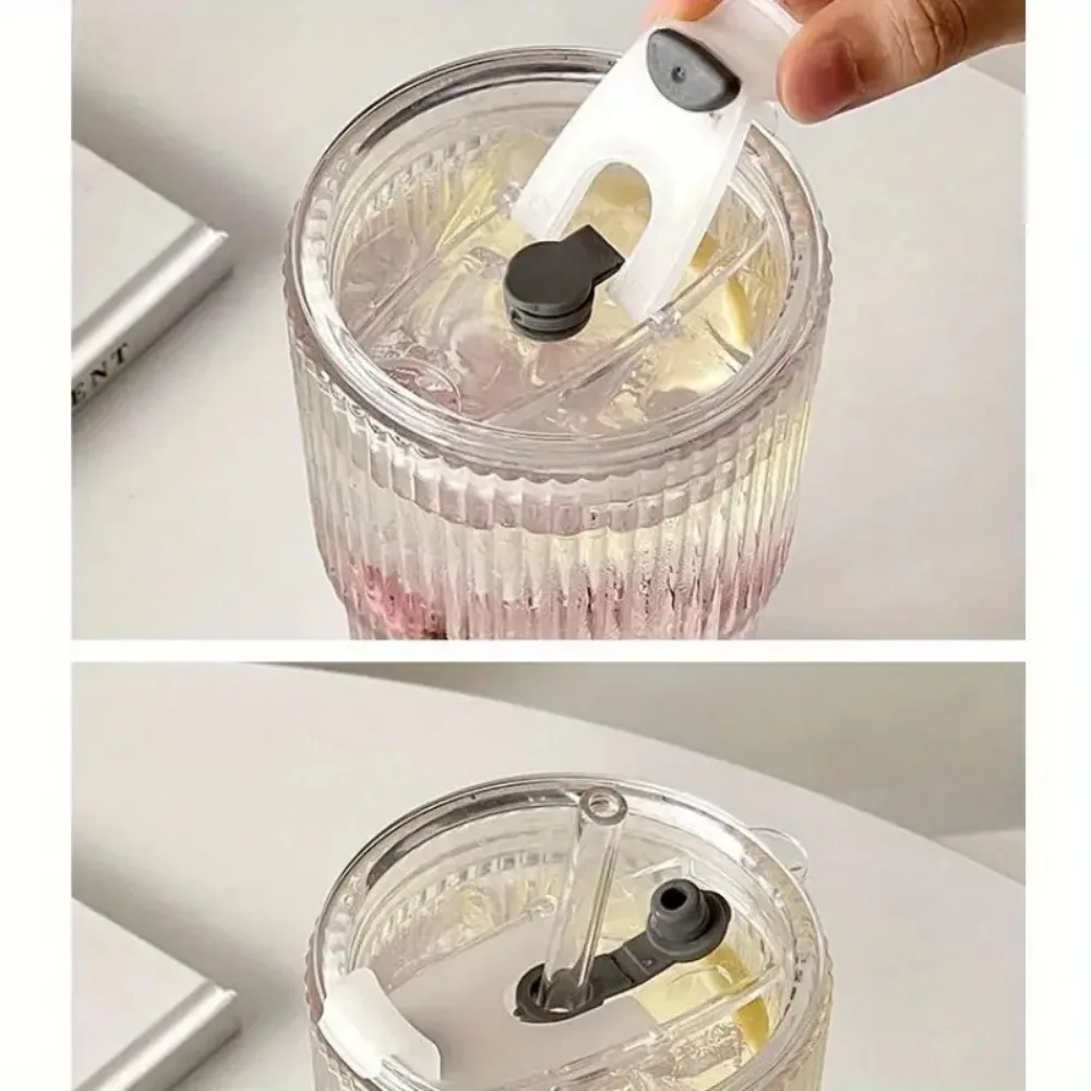 Gestreifter Glasbecher mit Deckel und Strohhalm 600 ml 4