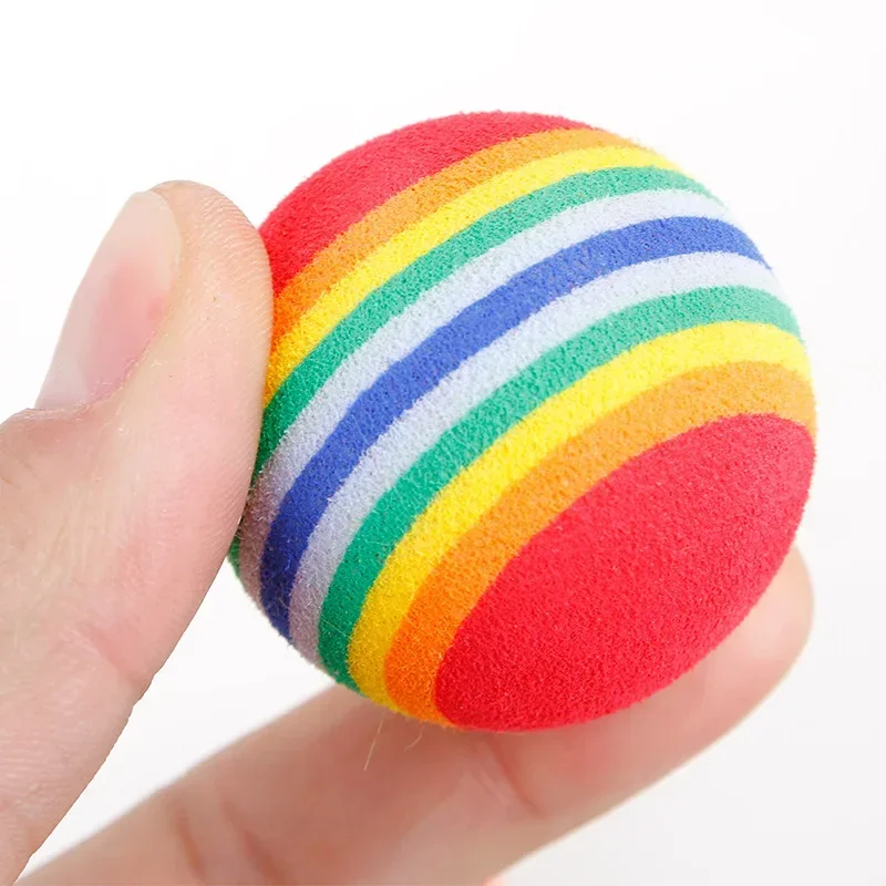 Regenbogen-EVA-Katzenspielball mit Rassel 3