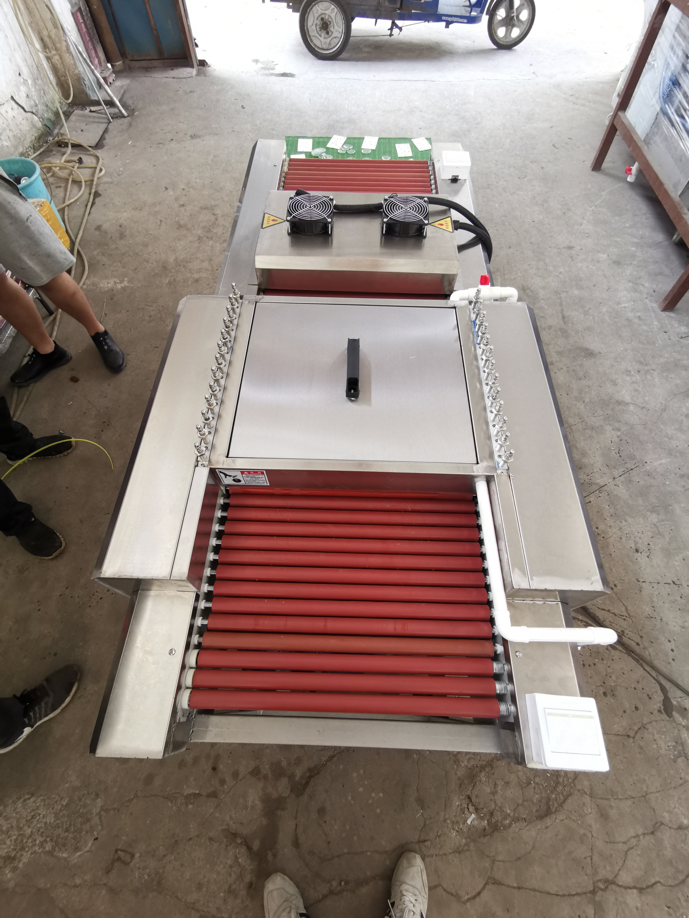 Glasreinigungsmaschine mit zweistufigem Waschsystem 2