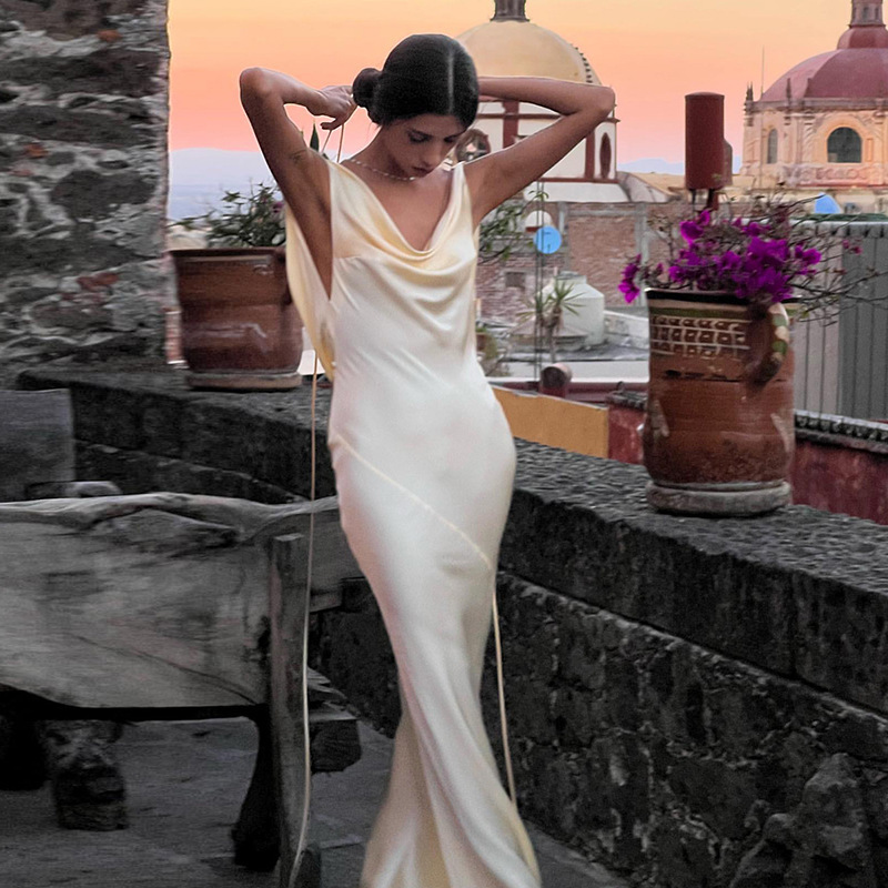 Ärmelloses Satin-Maxikleid mit Spaghettiträgern 3
