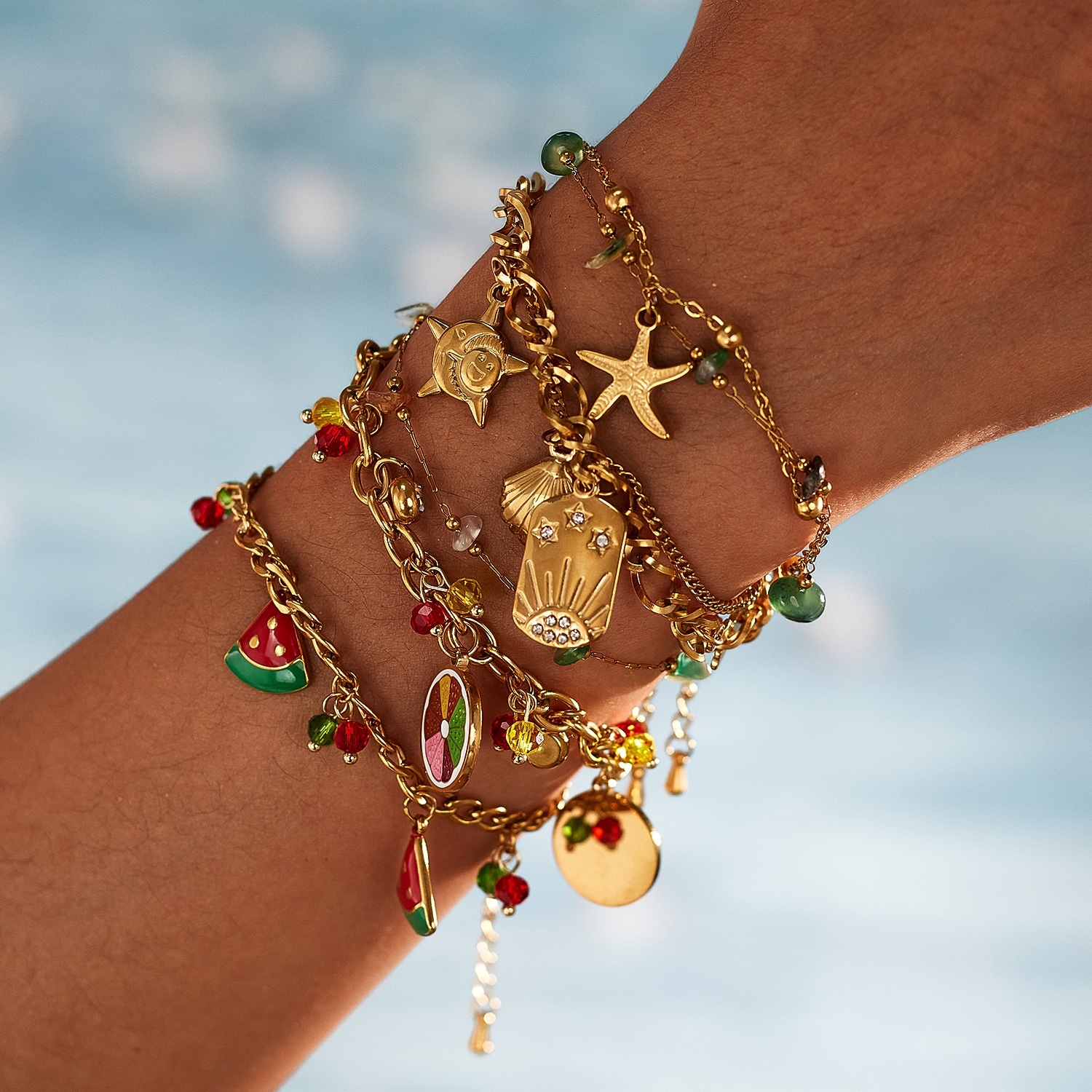 Vergoldetes Edelstahl-Armband mit Ozean-Charms