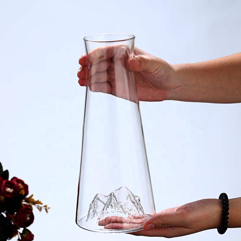 Borosilikatglas-Wasserkaraffe 1 Liter mit Bergmotiv 3