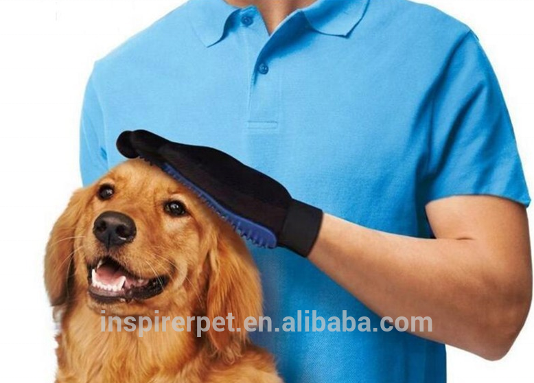 Blaue Fünffinger-Fellpflegehandschuhe für Hunde 4