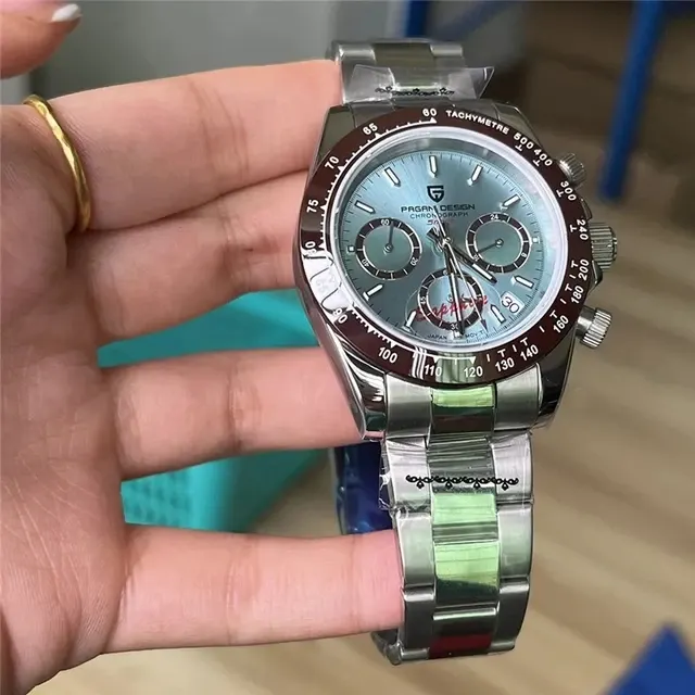 Sportlicher Edelstahl-Chronograph mit Saphirglas 3