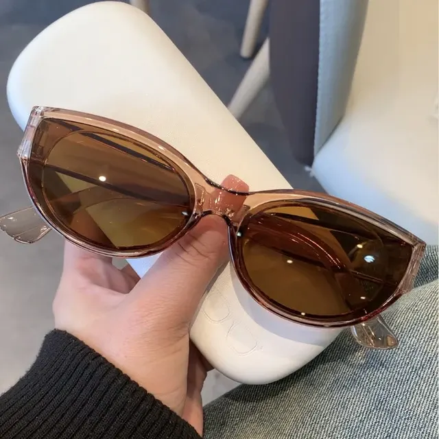 Kleine Cat-Eye-Sonnenbrille mit UV400-Schutz 4