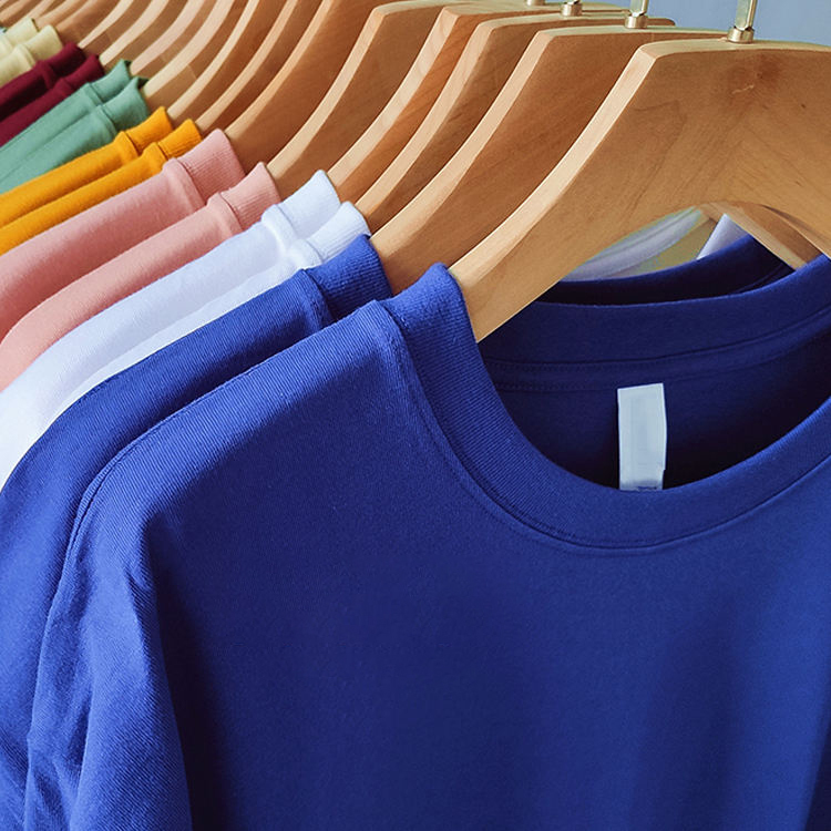 Kurzes Herren-T-Shirt aus Baumwolle, Rundhals 2