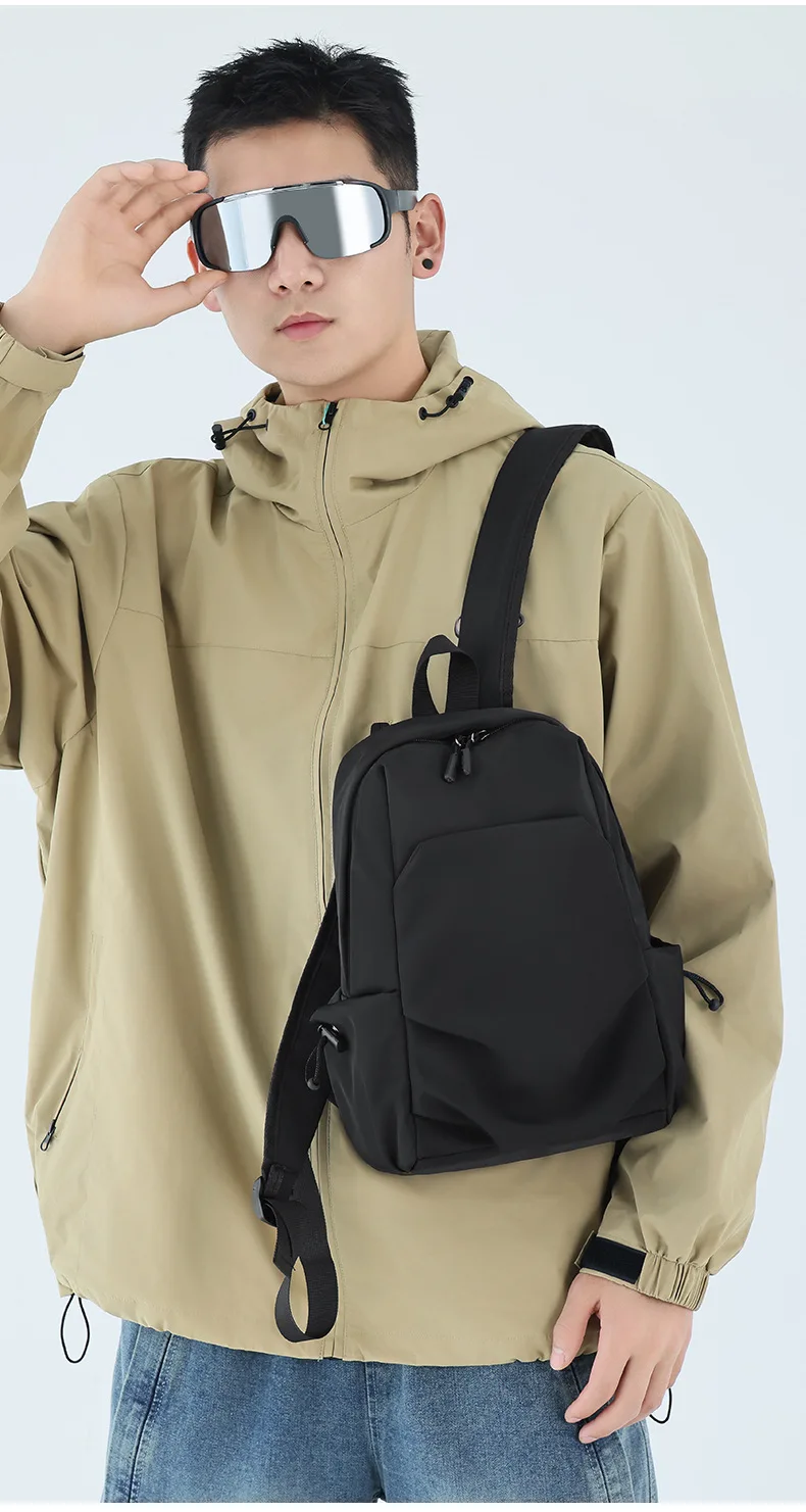 Schwarzer Mini-Designer-Rucksack für Herren 3
