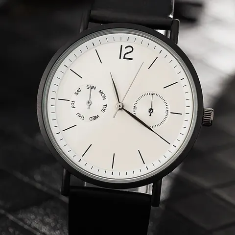 Günstige minimalistische Legierungs-Herrenuhr