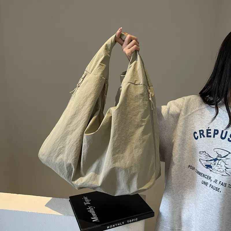 Nylon-Beuteltasche mit Reißverschluss 2