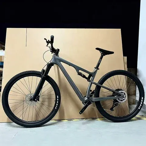 Fully-Mountainbike