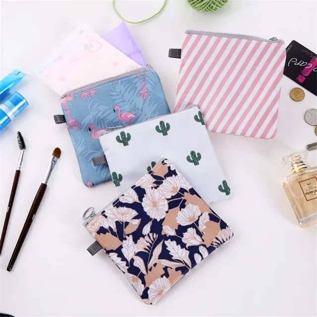 Kosmetiktasche mit Kabelorganizer 2
