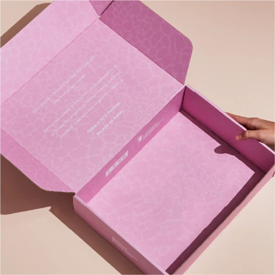Bunter Wellpappkarton in Pink für Kleidung 4