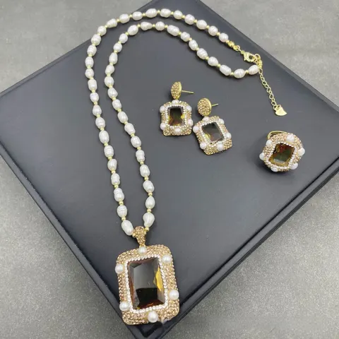 Steinschmuck