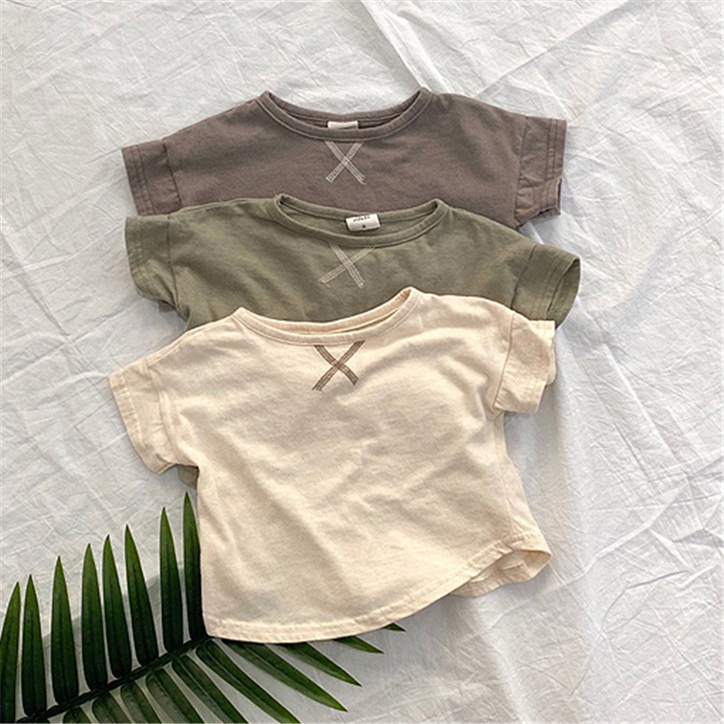 Schlichtes Sommer-Kurzarm-Shirt für Babys