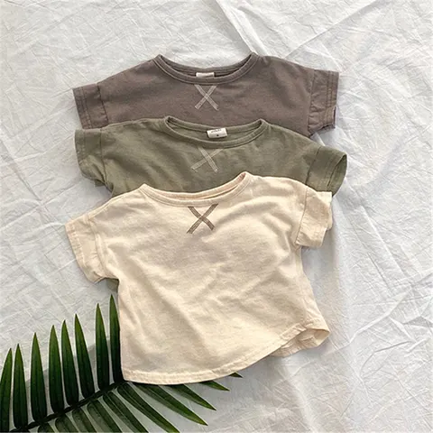 Schlichtes Sommer-Kurzarm-Shirt für Babys