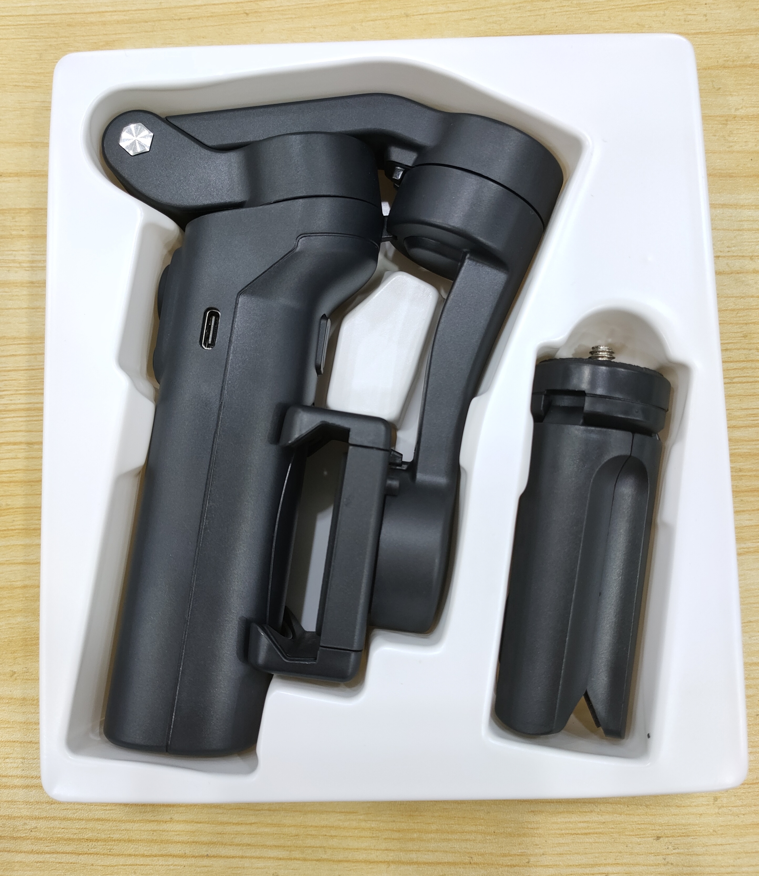 Kompakter Handy-Stabilisator zum Falten 4