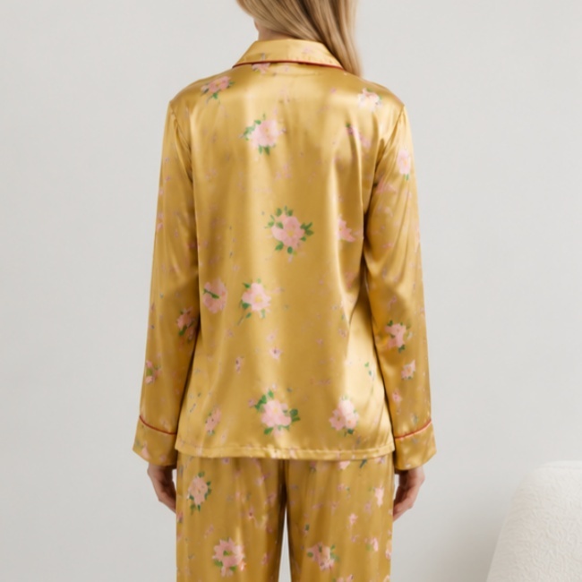 Langarm-Damenpyjama aus Seidensatin mit Print 4