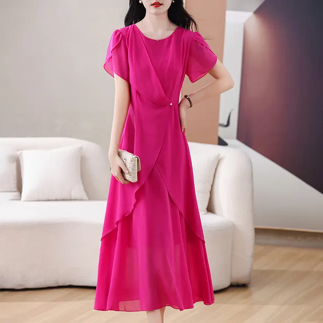 Schlankes Kleid 1