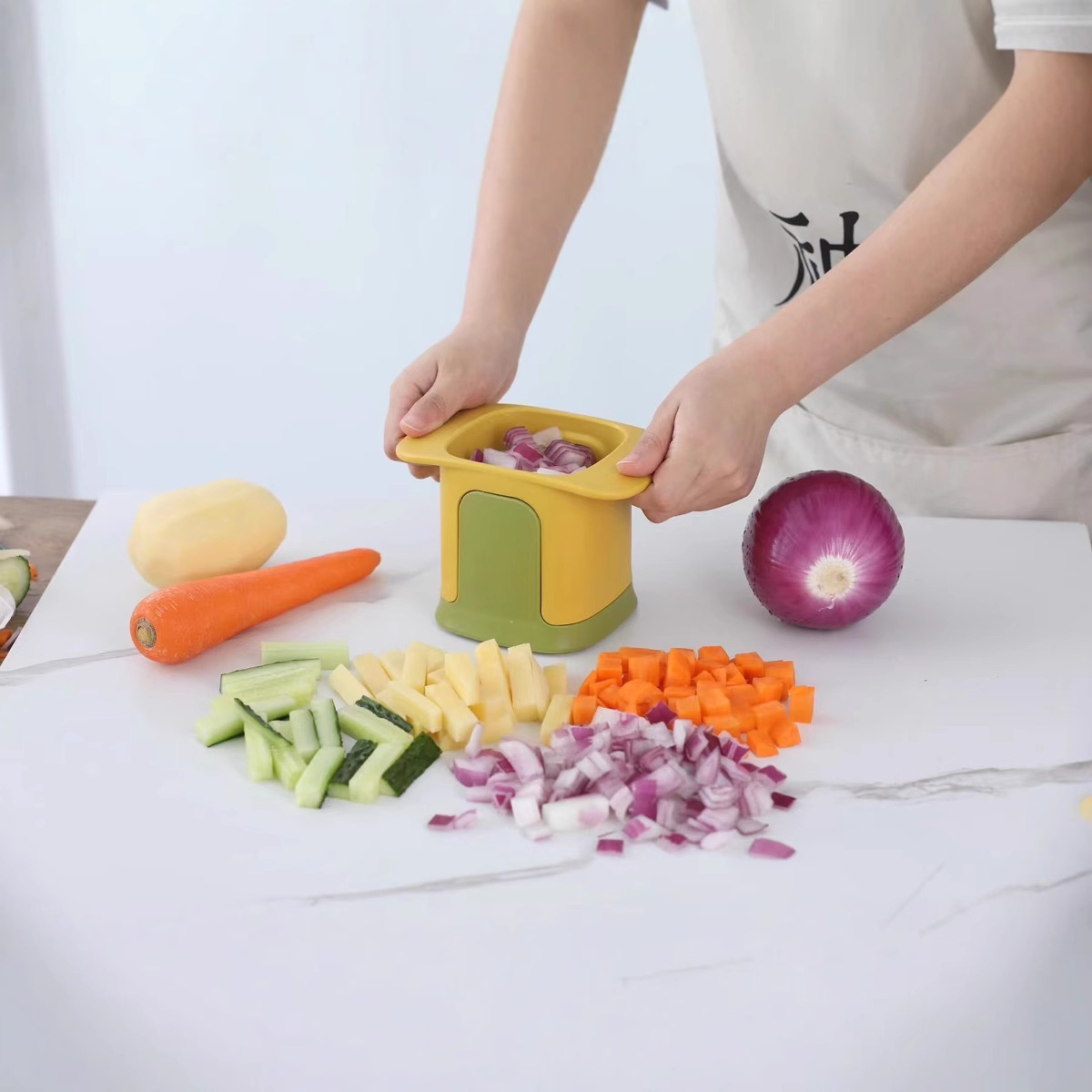 Edelstahl Gemüseschneider mit Pommes-Aufsatz 4