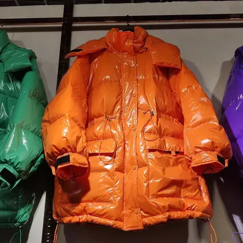 Damen-Daunenjacke mit Kapuze