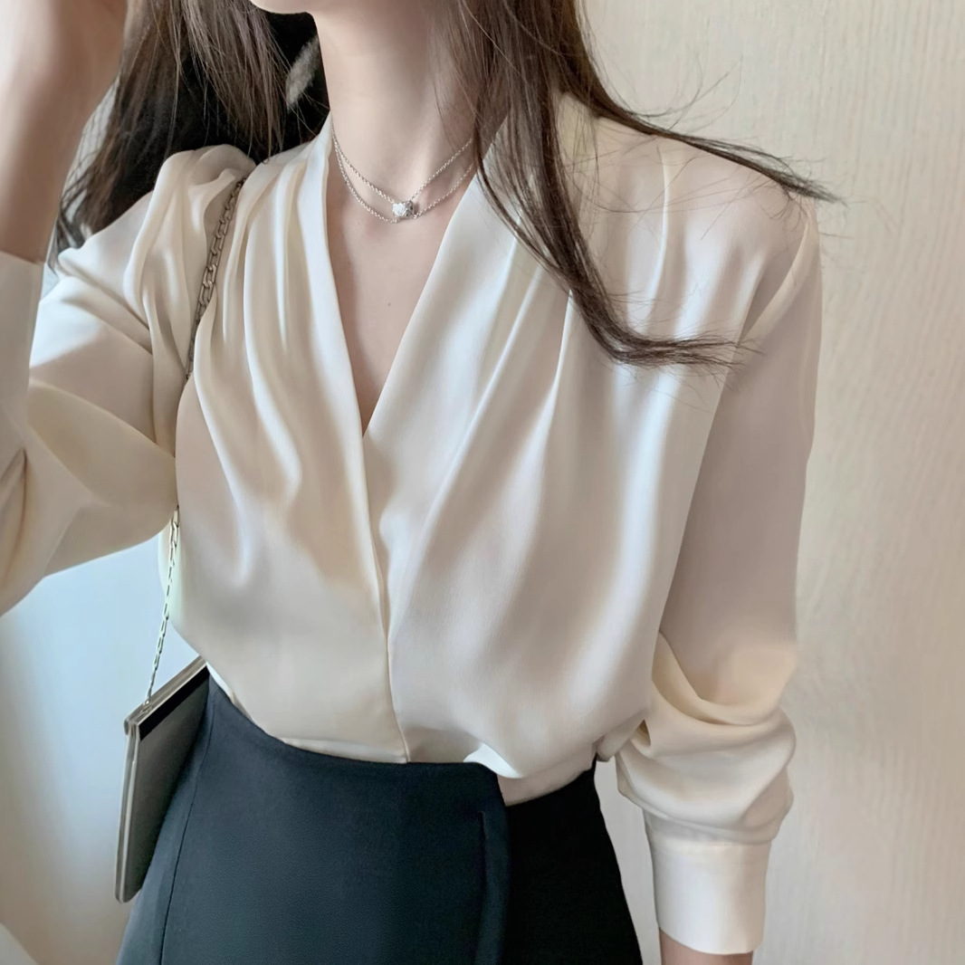 Langarm-Satinbluse im Frühlings-Herbst-Look 2