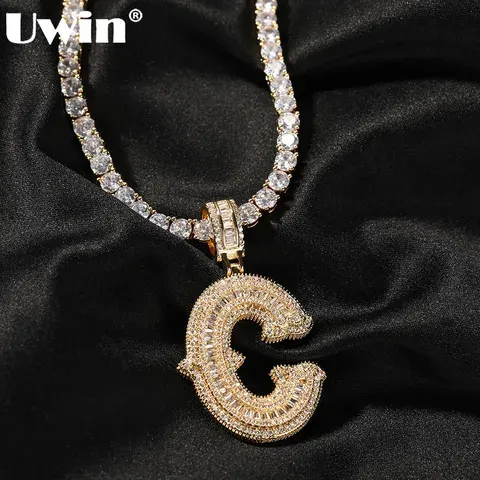 Iced-Out-Initialkette