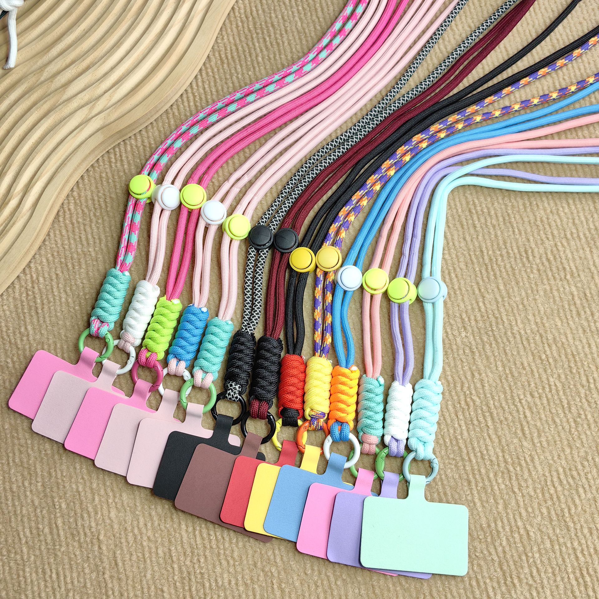 Langes Handyband mit Patch