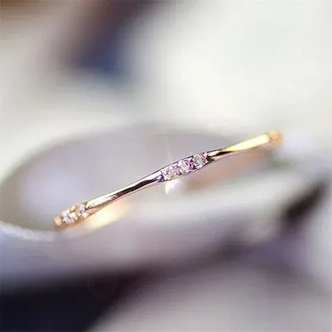 Dünner Zirkonia-Ring