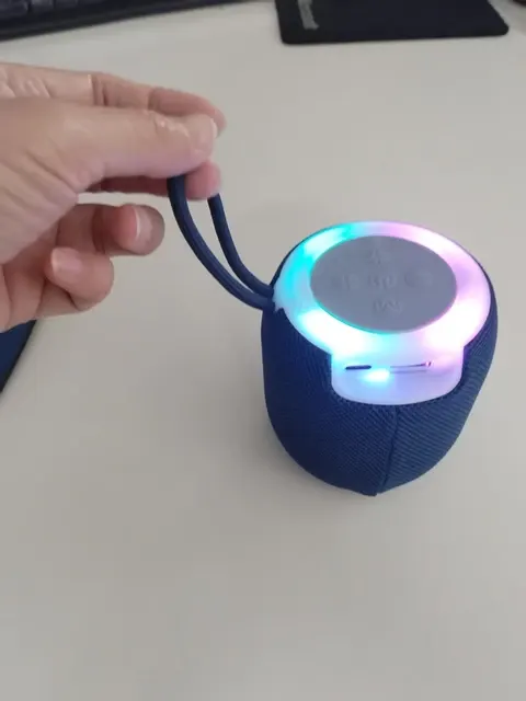 Mini-Bluetooth-Lautsprecher mit RGB-Licht 2