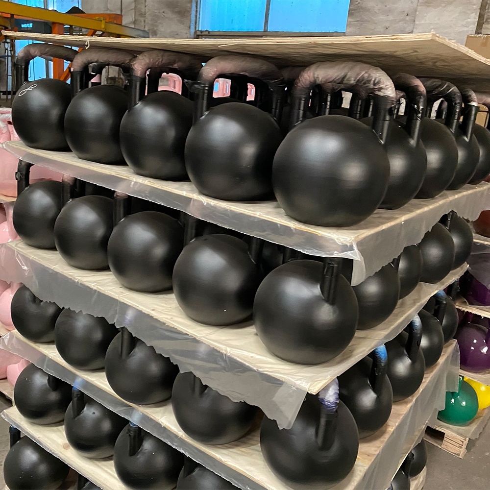 Farbige Wettkampf-Kettlebell für Krafttraining